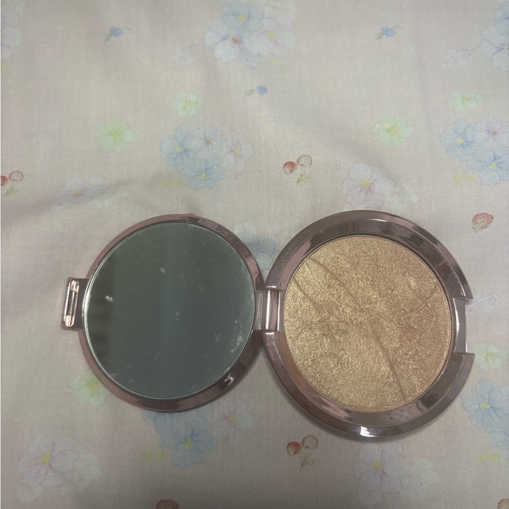 Becca Cosmetics Highlighter in Opal